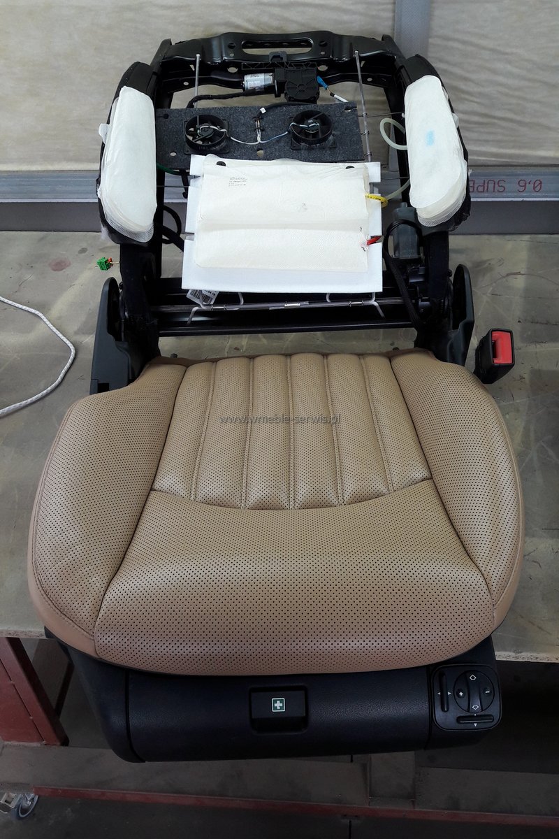 Naprawa tapicerki skórzanej samochodowej